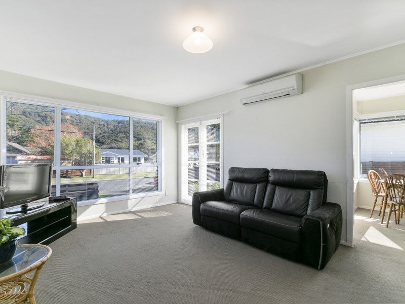 91 Wood Street, Wainuiomata, Lower Hutt - Carousel 2