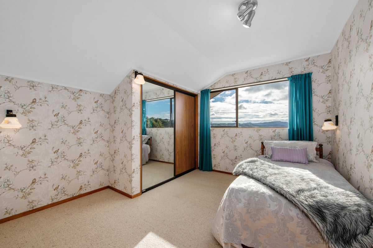 8 Sloane Terrace, Newlands, Wellington - Carousel 20