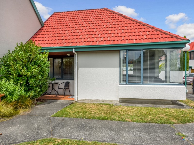 6/26 McBain Grove, Avalon, Lower Hutt - Carousel 1