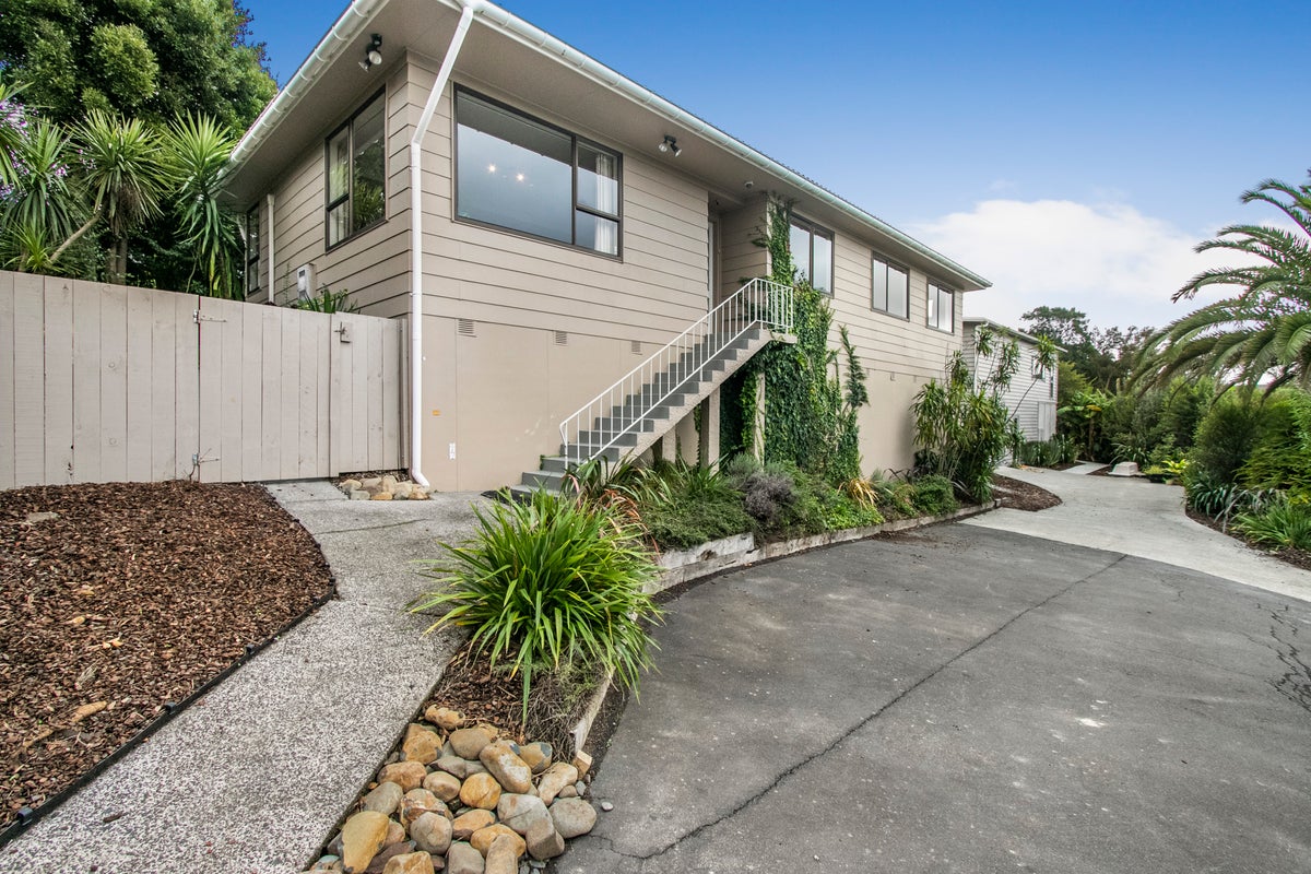 41 Pisces Road, Glen Eden, Auckland - Carousel 2