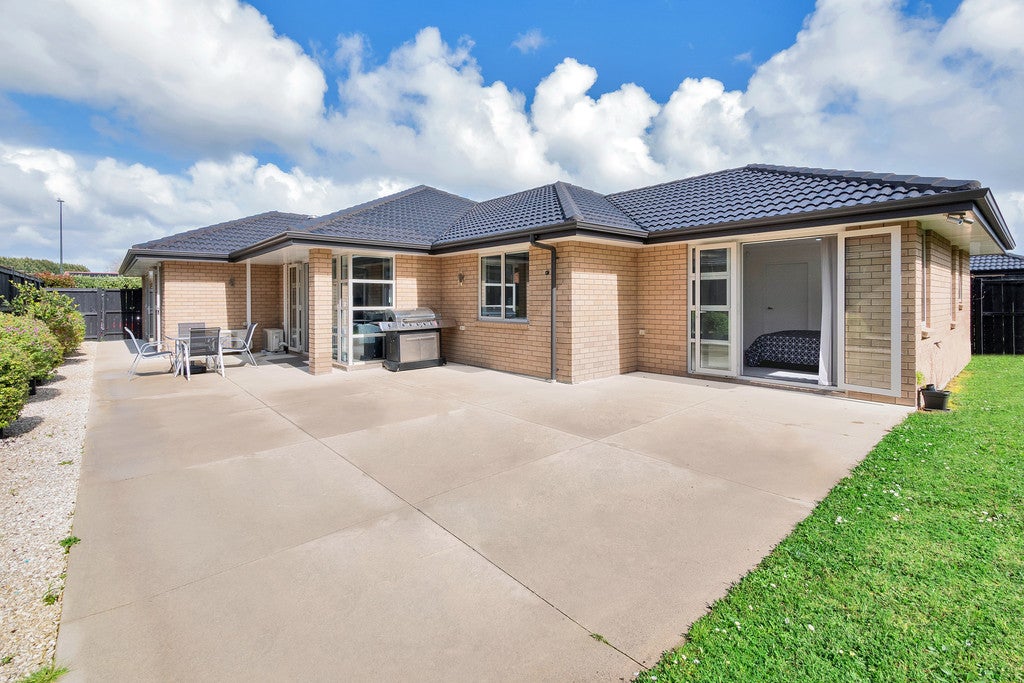 40 Castellina Drive, Karaka, Papakura - Carousel 2