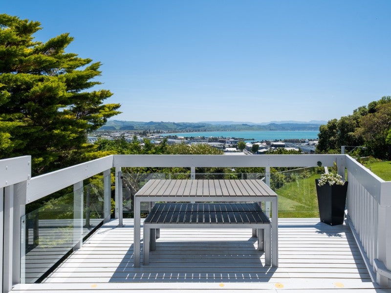 13 Denholm Road, Hospital Hill, Napier - Carousel 1