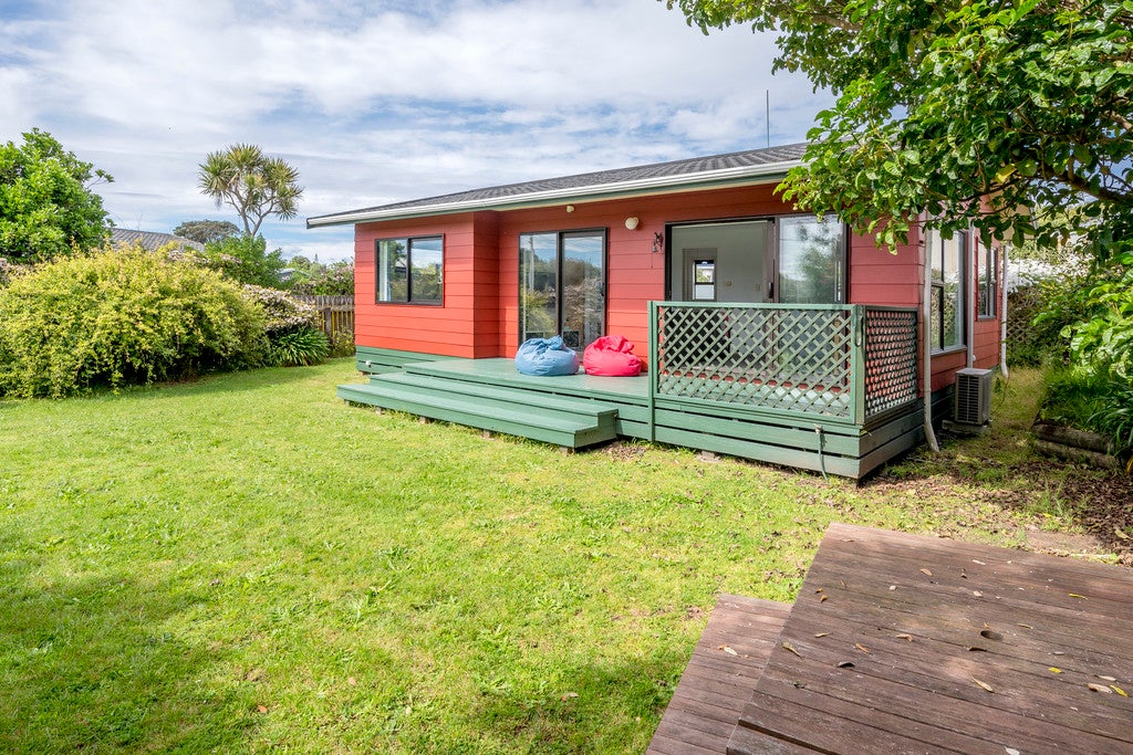 3 Manuka Street, Otaki Beach, Otaki - Carousel 1