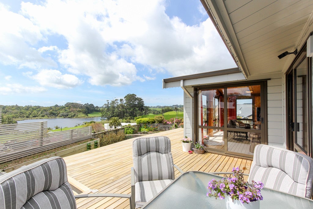 9 Ash Place, Whalers Gate, New Plymouth - Carousel 2