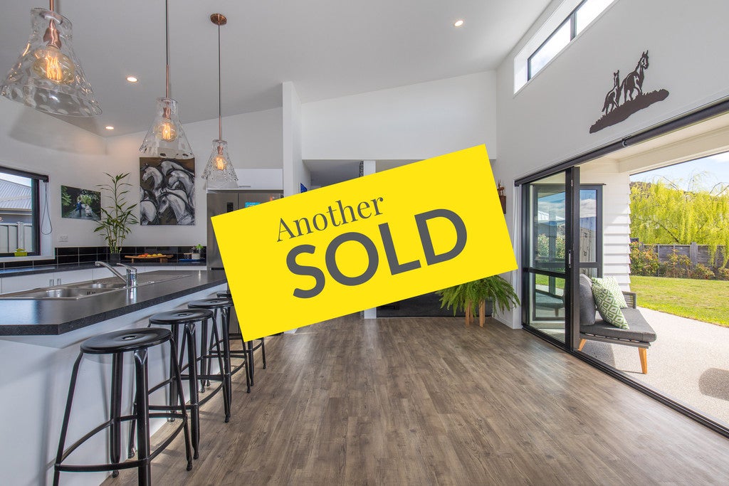 15 Wren Street, Albert Town, Wanaka - Carousel 1