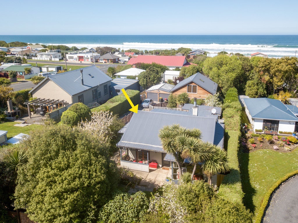 8 Queen Street, Brighton, Dunedin - Carousel 21