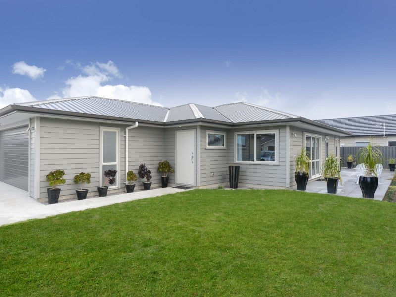 4 Benmore Place, Poraiti, Napier - Carousel 1