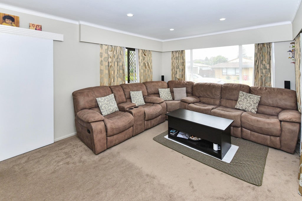 3 Warwick Avenue, Papatoetoe, Auckland - Carousel 2