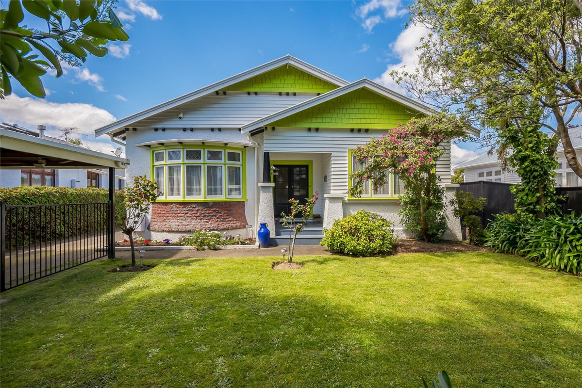 47 Cambridge Terrace, Waiwhetu, Lower Hutt - Carousel 1