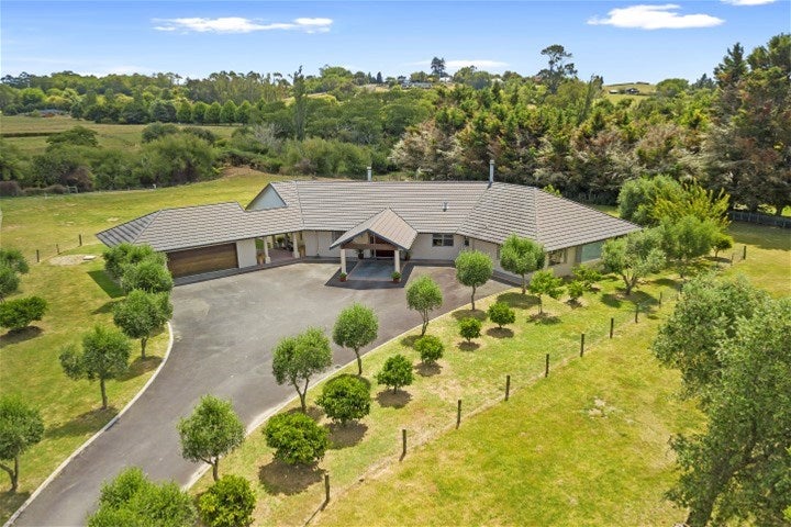 15 Lowe Road, Rukuhia, Hamilton - Carousel 1