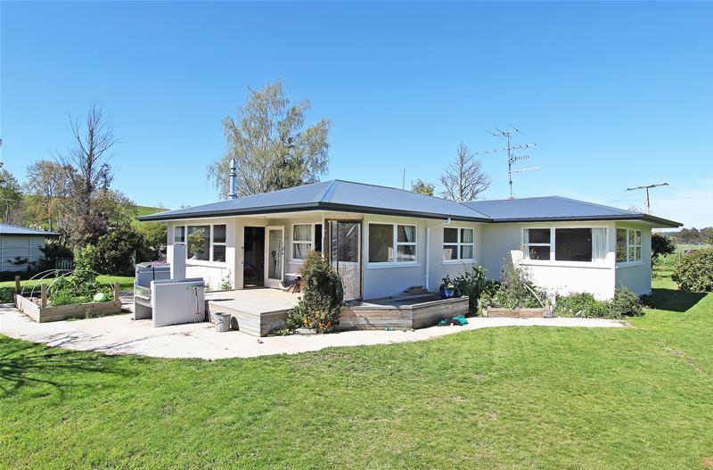 11 Edwards Road, Lower Moutere - Carousel 1
