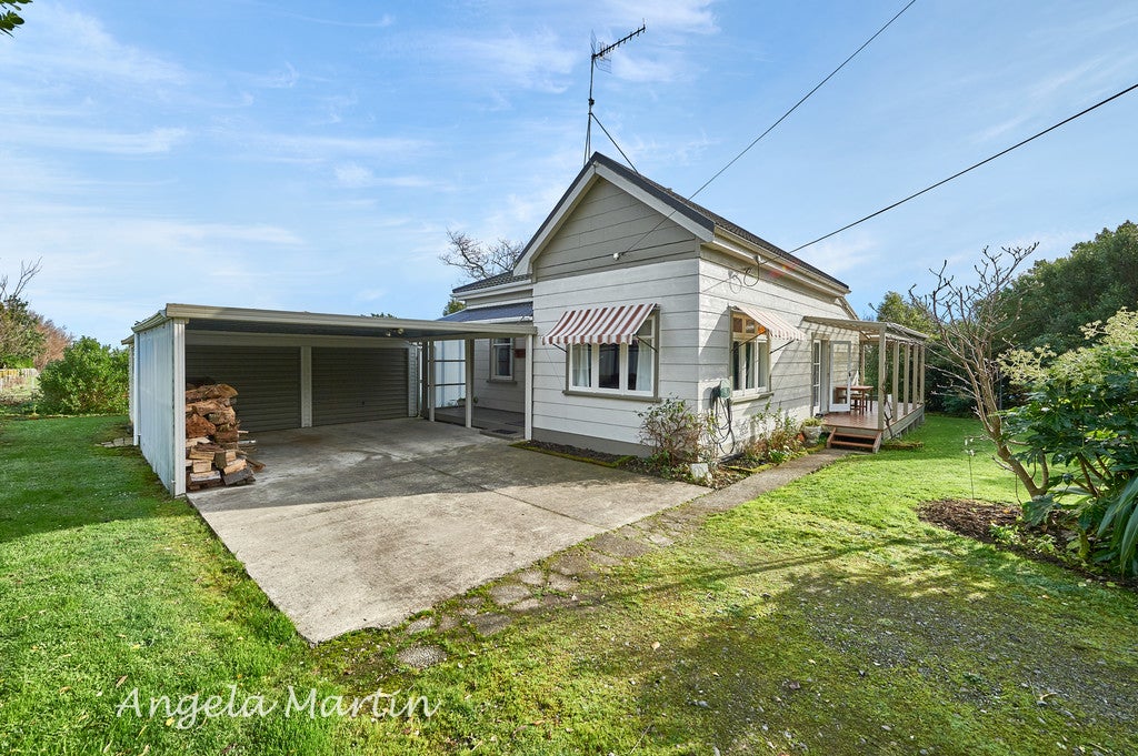 5A Tokomaru Road, Tokomaru, Palmerston North - Carousel 1