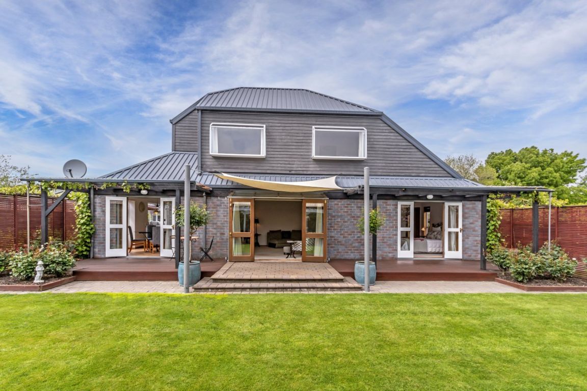 20 Pyatt Place, Redwood, Christchurch - Carousel 1