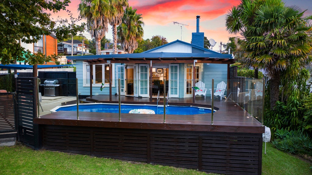 17 Aeroview Drive, Beach Haven, Auckland - Carousel 1