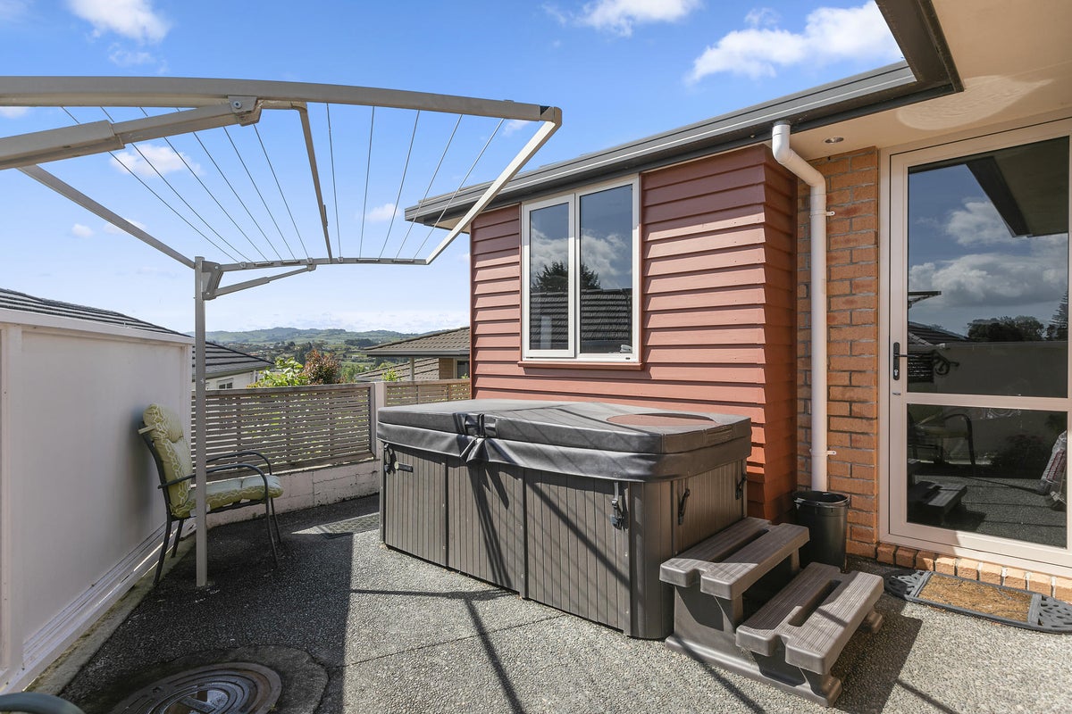 1-16/17 Simmonds Grove, Greerton, Tauranga - Carousel 2