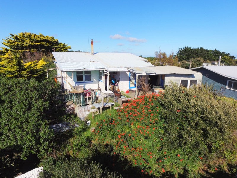 9 Mack Street, Foxton Beach, Foxton - Carousel 1