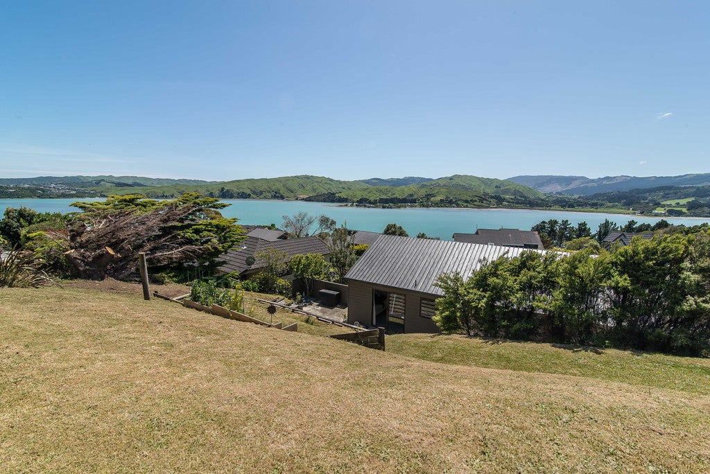 28 The Crowsnest, Whitby, Porirua - Carousel 2
