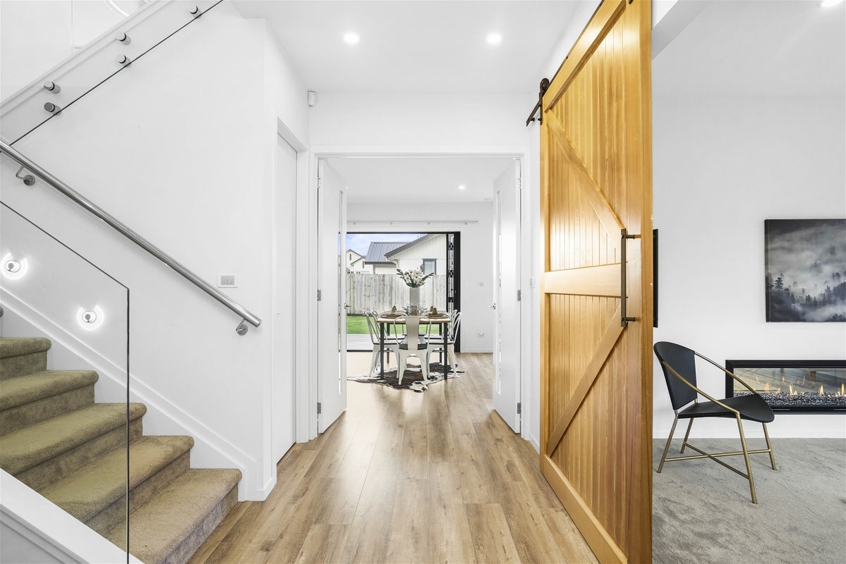 24 Northbrook Glen, Flagstaff, Hamilton - Carousel 2