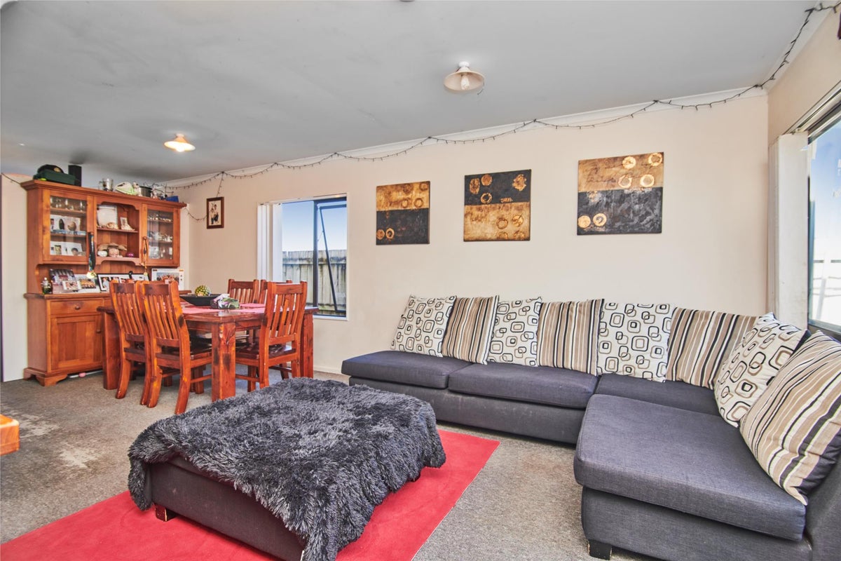 17 Battlen Place, Manurewa, Auckland - Carousel 2