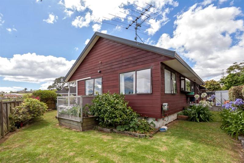 2 Kenwick Place, Burswood, Auckland - Carousel 19