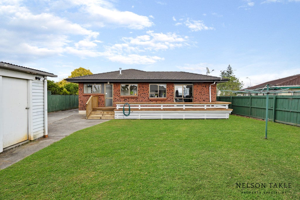 6 Waimahia Avenue, Weymouth, Auckland - Carousel 1