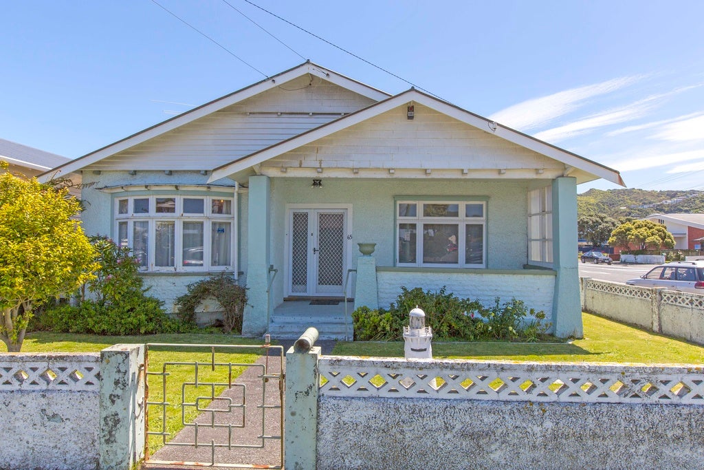 65 Kensington Avenue, Petone, Lower Hutt - Carousel 1