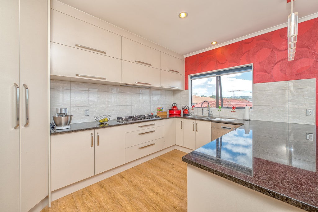 51 Saralee Drive, Manurewa, Auckland - Carousel 2