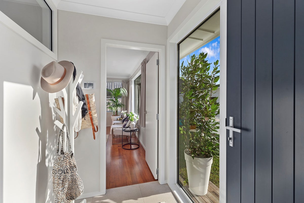 78 Rotherham Terrace, Miramar, Wellington - Carousel 2