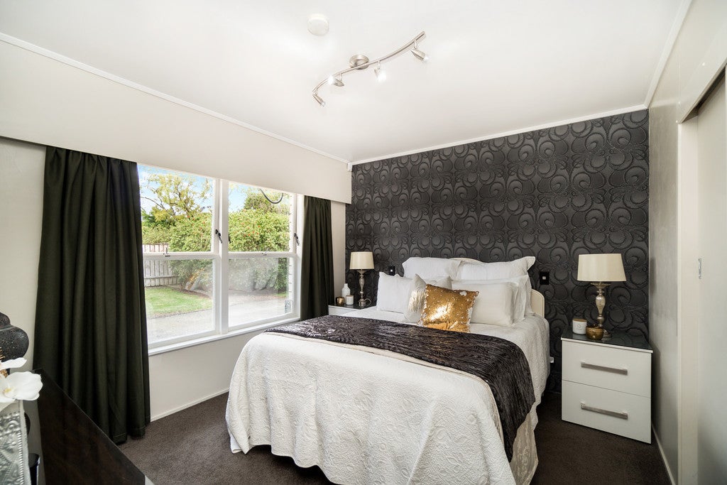 2/4 Eskdale Road, Birkdale, Auckland - Carousel 2