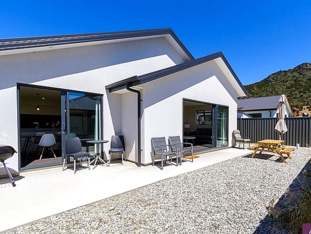 14A Mallard ST, ARROWTOWN - Carousel 2