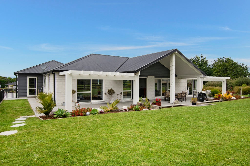 10 Summerfield Way, Parahaki, Whangarei - Carousel 1