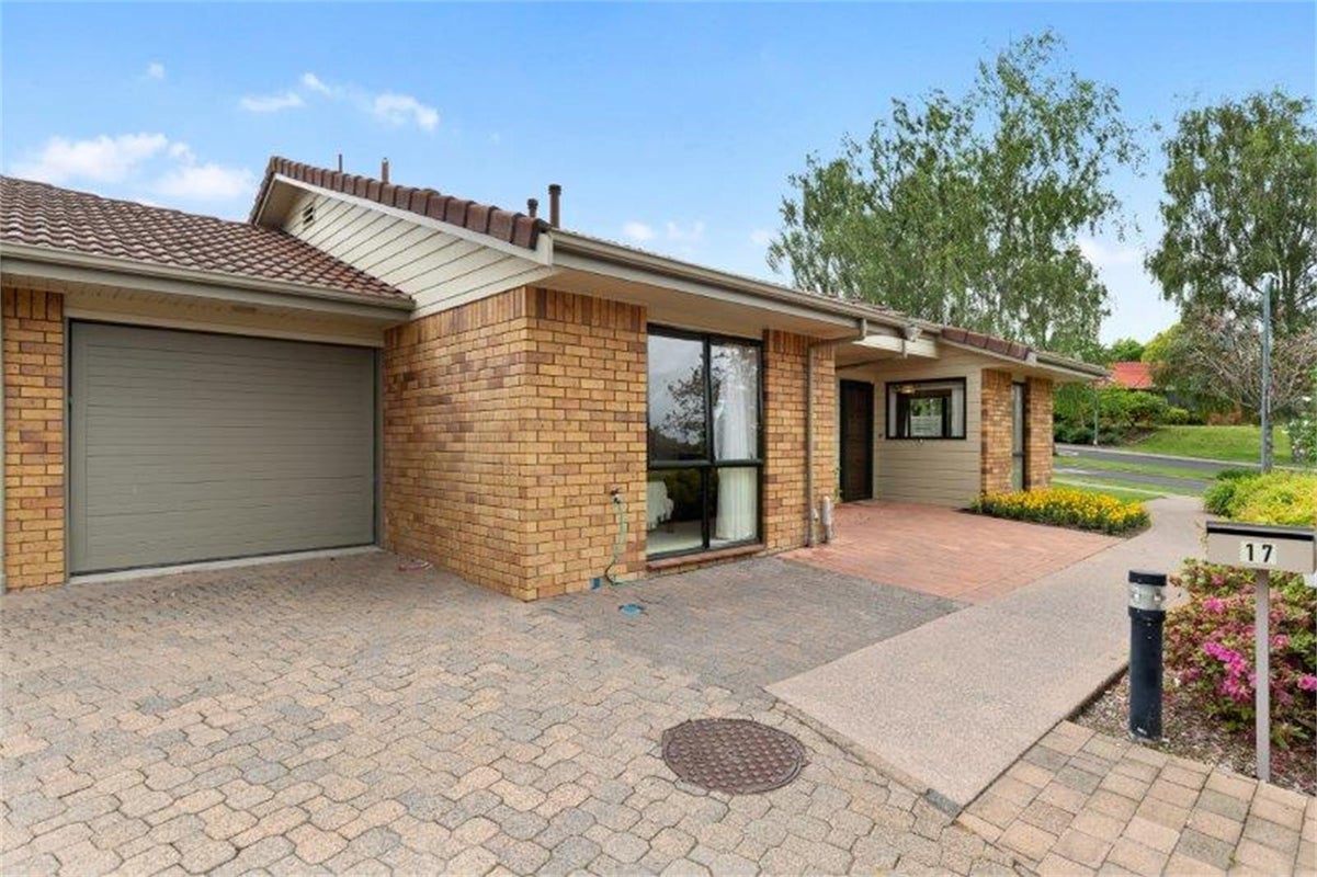 17 Kendall Place, Flagstaff, Hamilton - Carousel 1