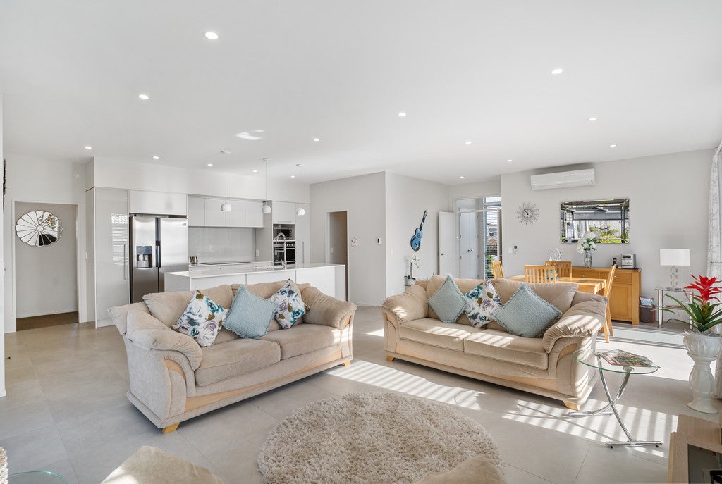 31 Mahutonga Avenue, Beachlands, Auckland - Carousel 26