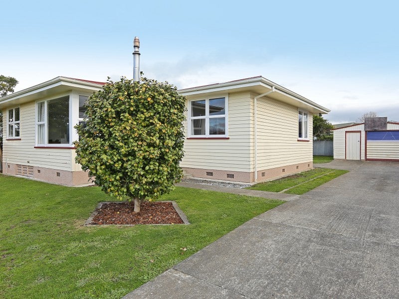 31 Deal Crescent, Flaxmere, Hastings - Carousel 1