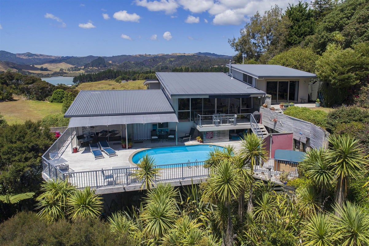 0 , Whangaroa - Carousel 2