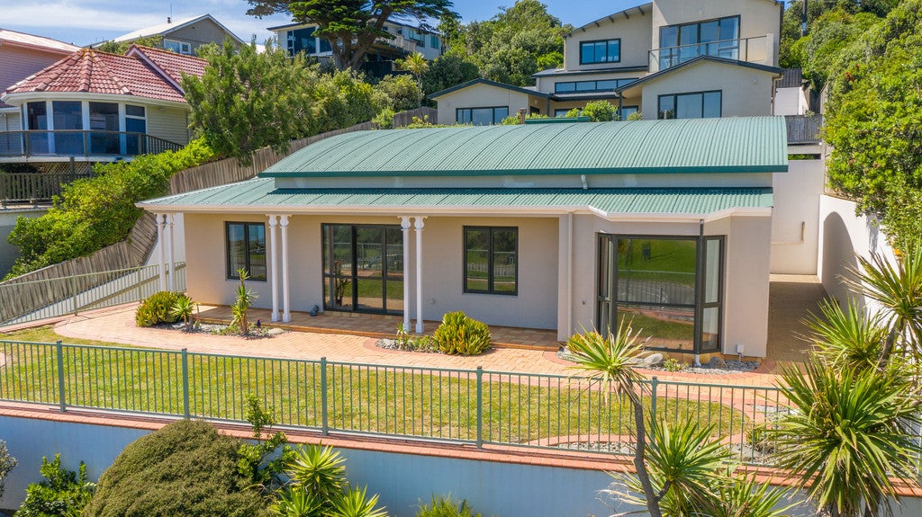 59 Tireti Road, Titahi Bay, Porirua - Carousel 1