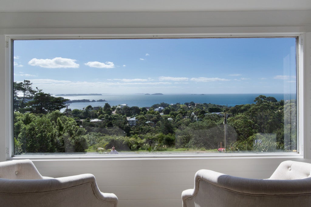33 Hauraki Road, Oneroa, Waiheke Island - Carousel 1