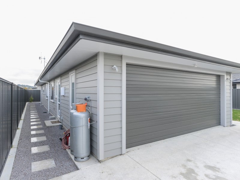 4 Benmore Place, Poraiti, Napier - Carousel 21