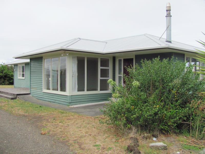 3 Taylor Street, Foxton Beach, Foxton - Carousel 1