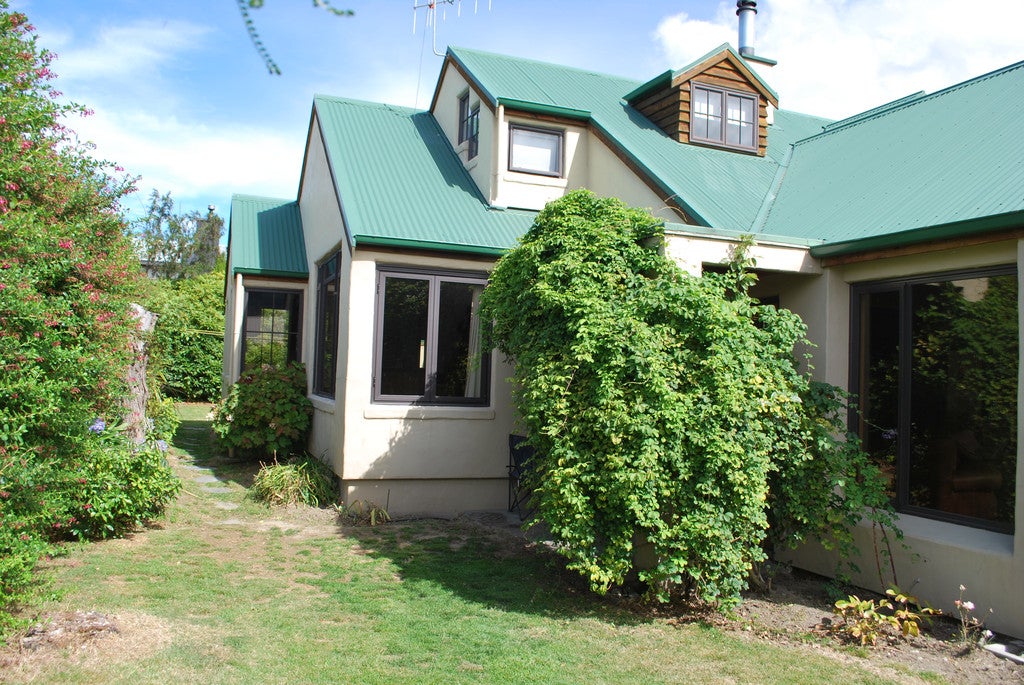 59 Oregon Drive, Kelvin Heights, Queenstown - Carousel 1