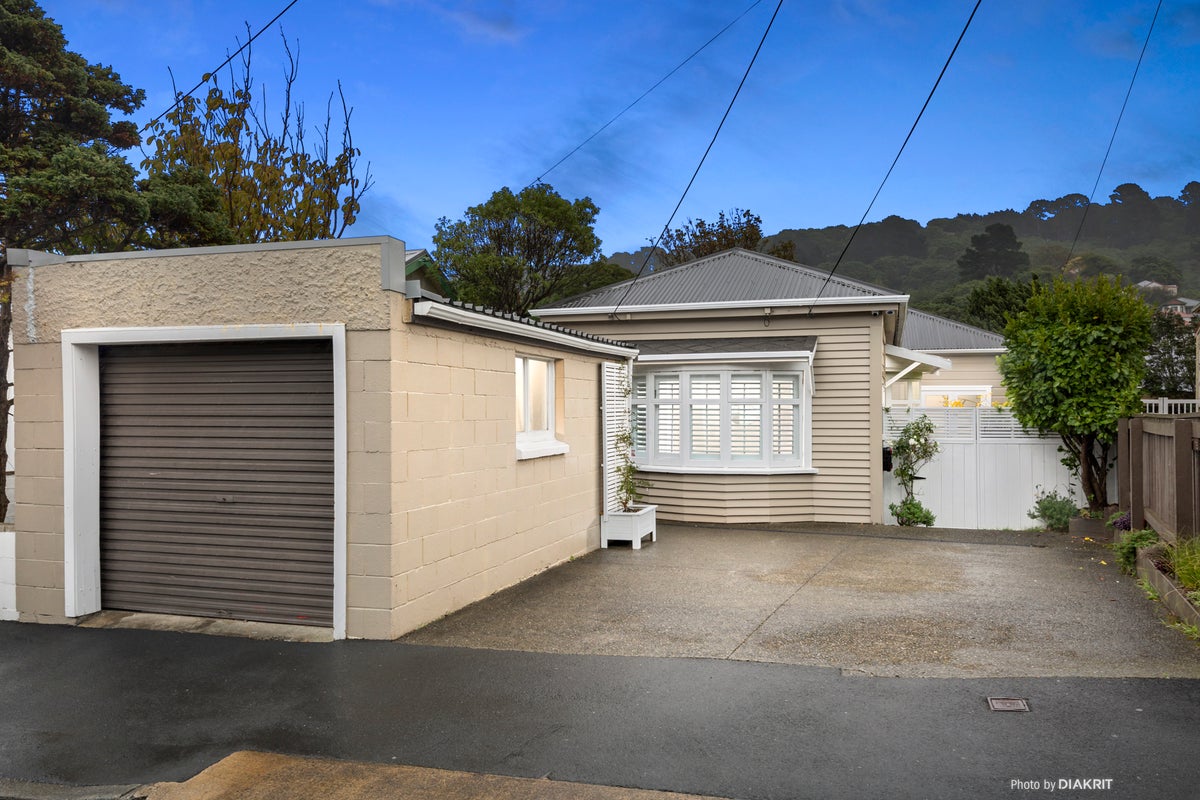 8 William Street, Hataitai, Wellington - Carousel 2