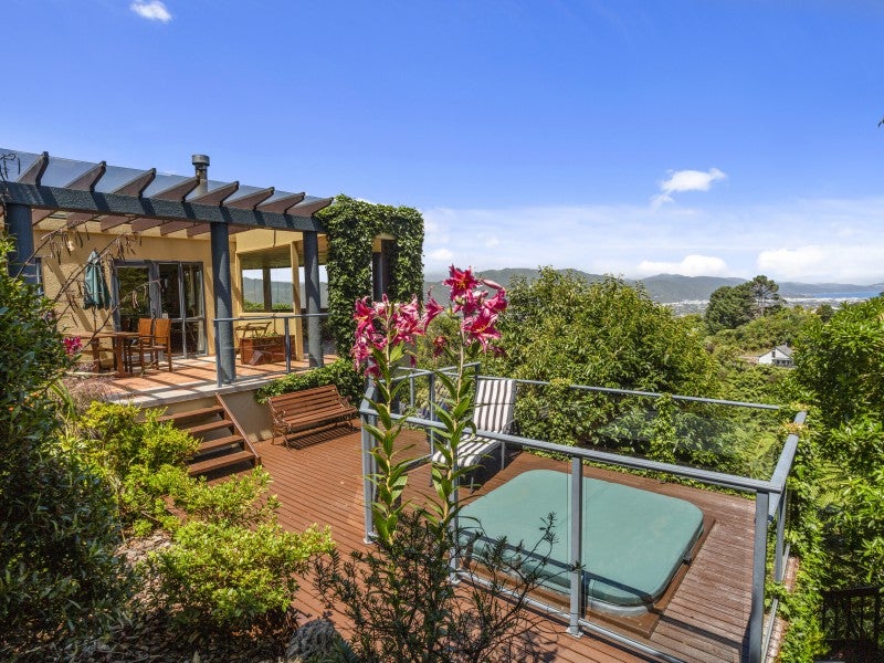 7 Avonlea Grove, Belmont, Lower Hutt - Carousel 1