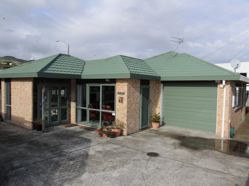 1A Main Road, Tawa, Wellington - Carousel 1