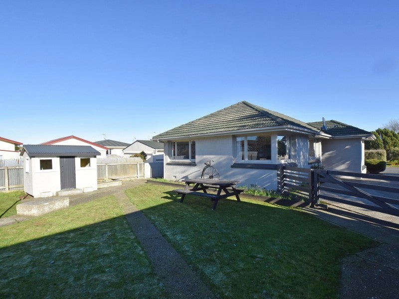 3 Orwell Crescent, Newfield, Invercargill - Carousel 1