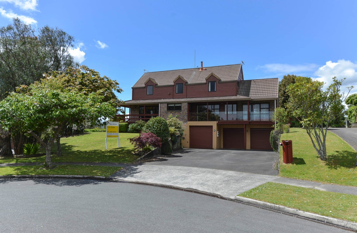 35 Walford Drive, Lynmore, Rotorua - Carousel 1