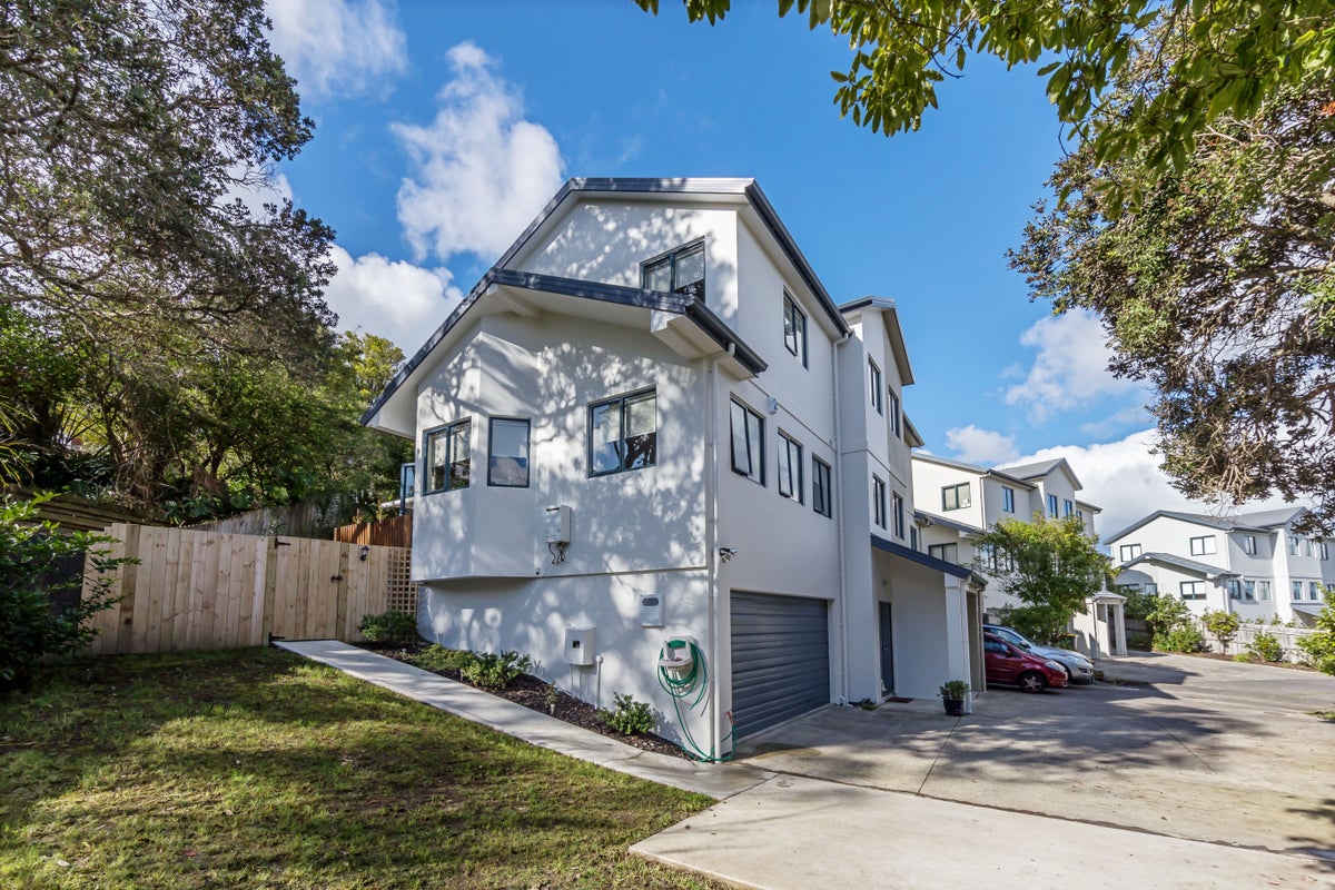 18 Carento Way, Stanmore Bay, Whangaparaoa - Carousel 1