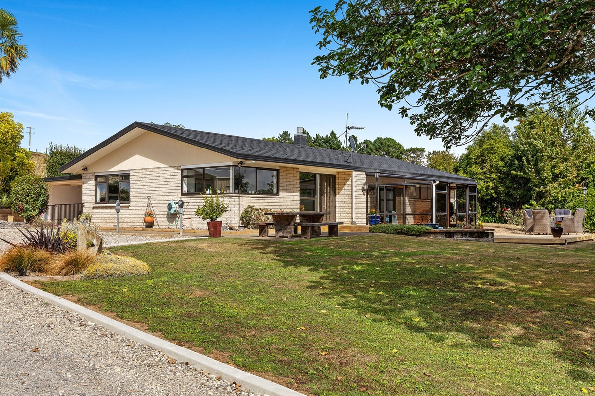 649A Esdaile Road, Whakamarama, Tauranga - Carousel 1