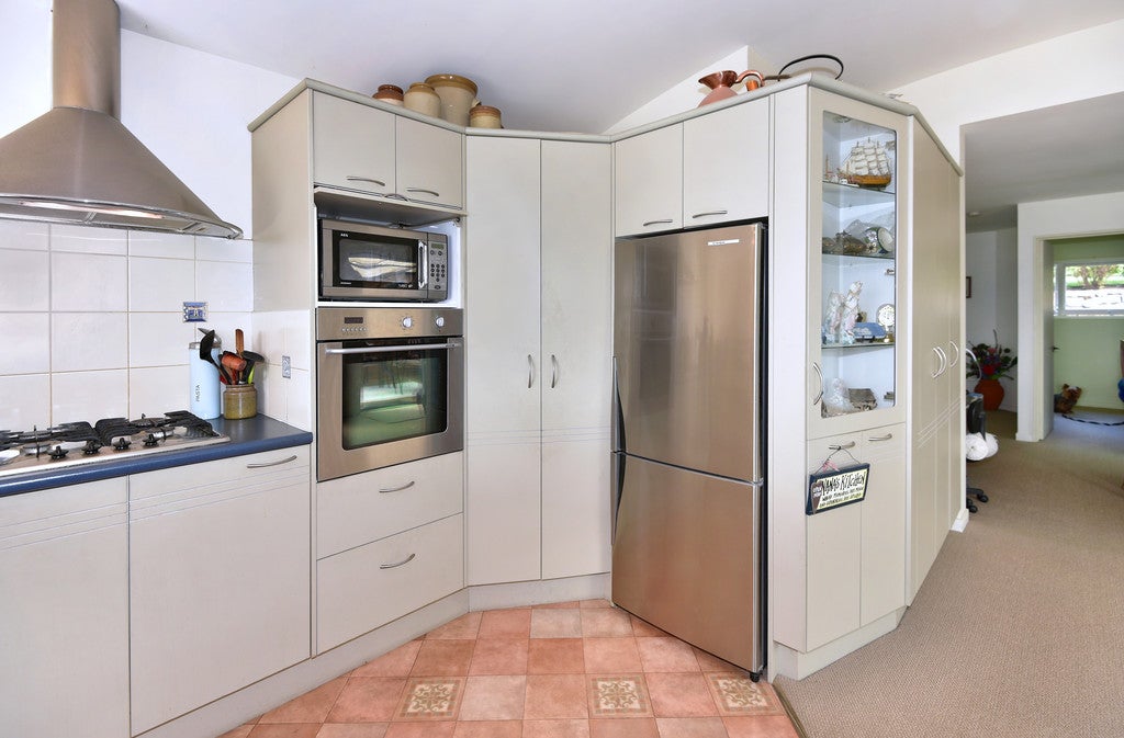 78 Main Road, Governors Bay, Lyttelton - Carousel 18