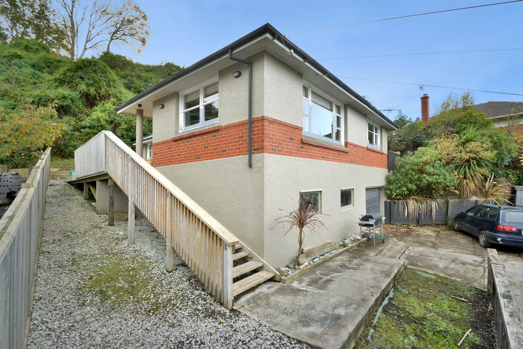 32 Seaview Terrace, Kew, Dunedin - Carousel 1