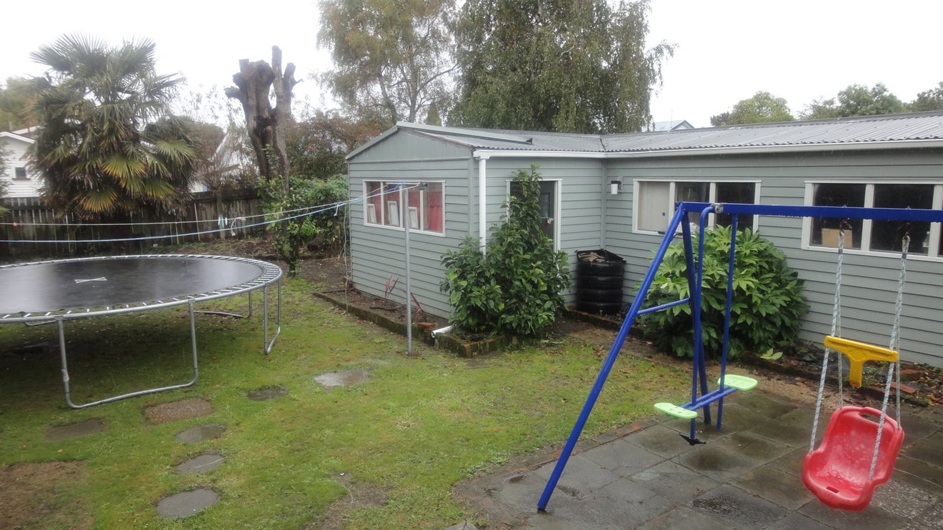 16 Colombo Street, Hokowhitu, Palmerston North - Carousel 4